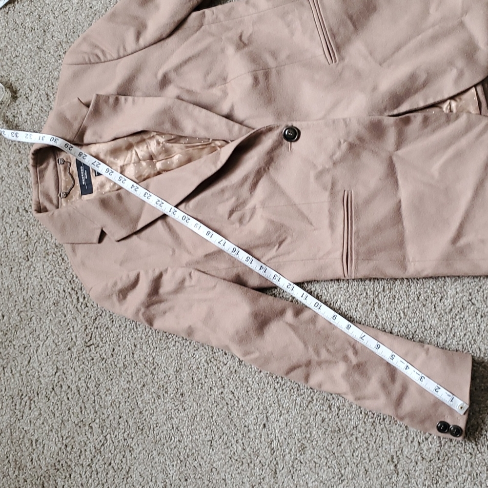 Like-new, lined MaxMara camel-colored wool blazer - Picture 8 of 10
